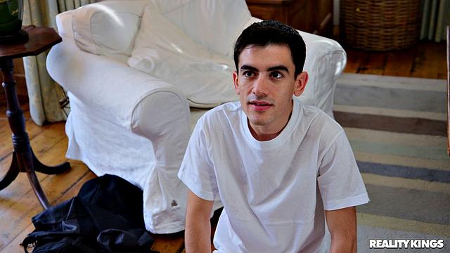 Тина Кей расслабляется с массажистом и получает оргазм от Жорди El Nino Polla