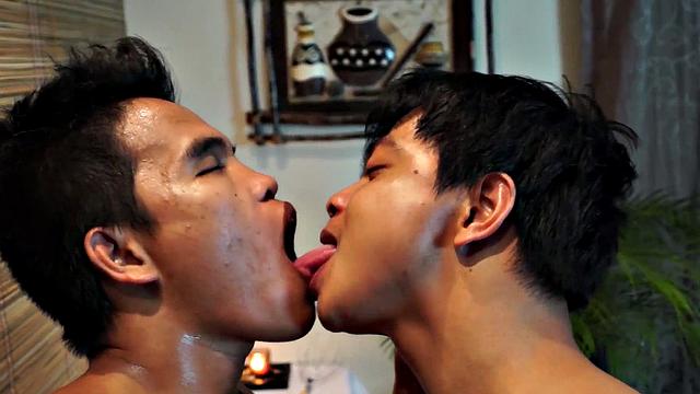 Nippon amateur twink bareback fucked on relax massage