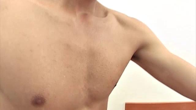 альфредо глубоко сосёт лендро и глотает сперму