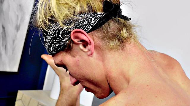 Amateur studs enjoy rimjob and anal sex on casting