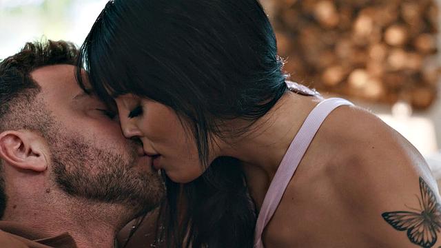 ADULT TIME - Insatiable Vanessa Sky CAUGHT And POUNDED By Big Dick Cable Guy!