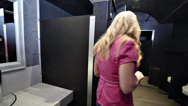 Lesbian babes enjoy passionate rimming sex