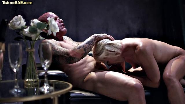 Big blonde bitch gets pussy drilled