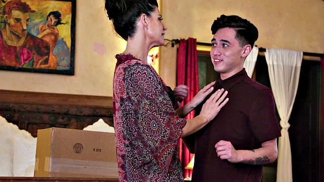 NURU MASSAGE - Lucky Delivery Guy Gets A Massage By His Sexy MILF Client India Summer