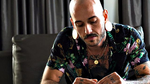 Trans hunny passionately cocksucked by BF in amateur action