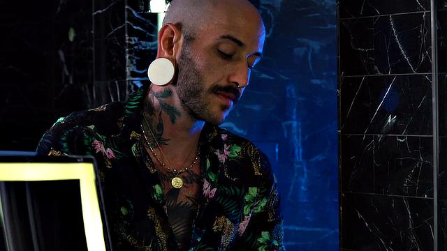 Trans hunny passionately cocksucked by BF in amateur action