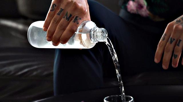 Trans hunny passionately cocksucked by BF in amateur action