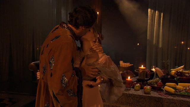 Katja Kassin Vortual King Approach as Queen and Fucking Hard on Dining table