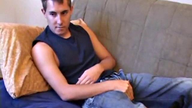 Kiefer Foxx Receives A Handjob