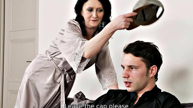 MATURE4K. Stepmom in green stockings obeys stepson who nails her