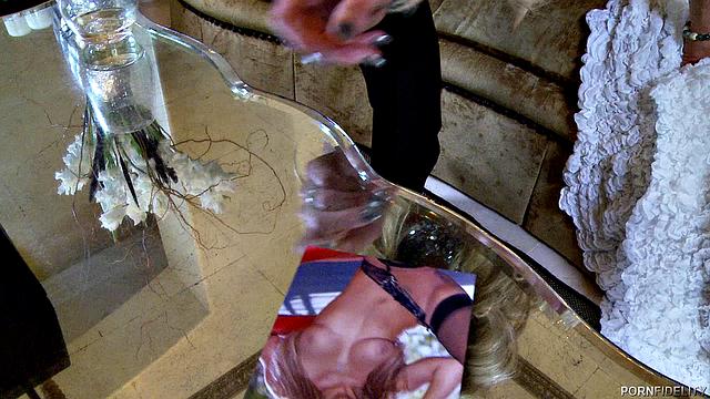 смотри, как кэлли мэдисон и бруклин ли скачут на нем и выжимают до капли