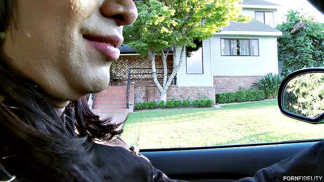 смотри, как кэлли мэдисон и бруклин ли скачут на нем и выжимают до капли