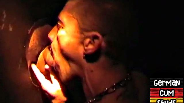 Немец ржет во время фейсела на гей-глориоле