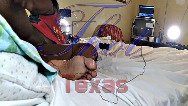 A hot American MILF masturbate in the bedroom with her bald pussy