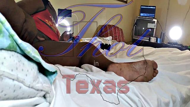 A hot American MILF masturbate in the bedroom with her bald pussy