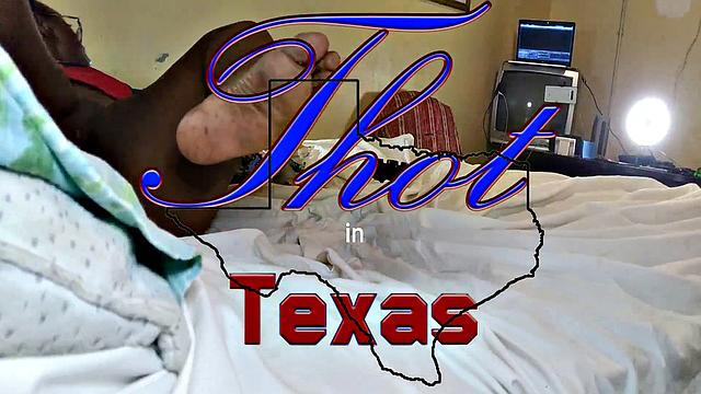 A hot American MILF masturbate in the bedroom with her bald pussy