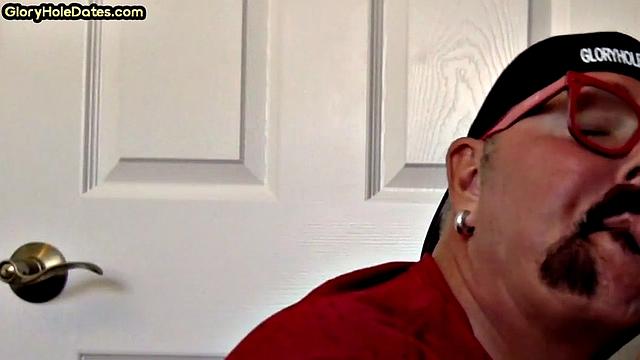 Gloryhole DILF spoils BFs cock in private closeup video