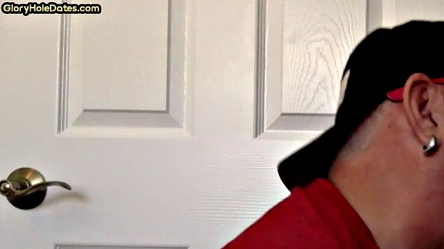 Gloryhole DILF spoils BFs cock in private closeup video