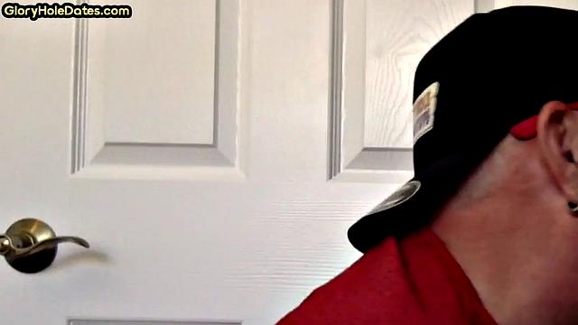 Gloryhole DILF spoils BFs cock in private closeup video