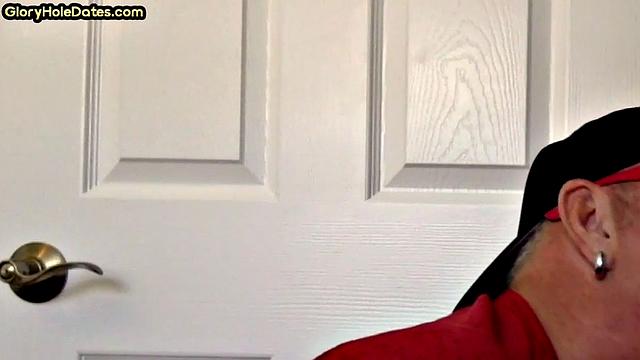 Gloryhole DILF spoils BFs cock in private closeup video