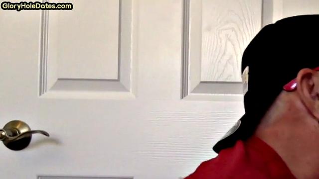 Gloryhole DILF spoils BFs cock in private closeup video