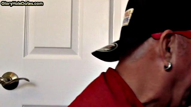 Gloryhole DILF spoils BFs cock in private closeup video