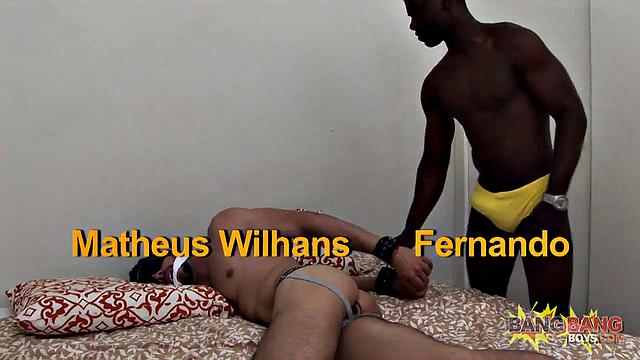 Фернандо и Вильянс меряются не только мышцами, но и хуями