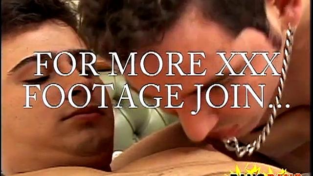 два накачанных латинских парня делают минет и римминг друг другу