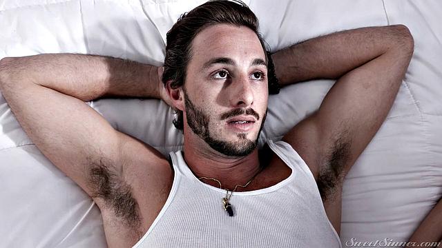 Гианна Диор утешает бывшего жарким сексом на кухне и в спальне.