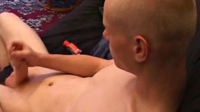 Newbie amateur Kaos delivers a great stroke show with his long slender hands. This young man takes his time jacking off with determination, ending with a perfect cum shot for the camera.