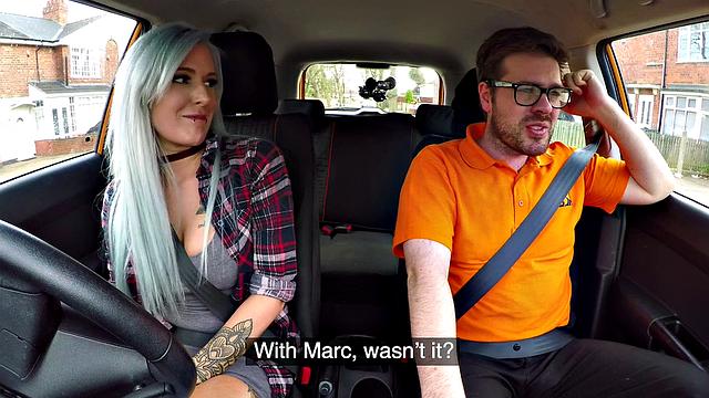 на права села, но с сексом за рулём справилась