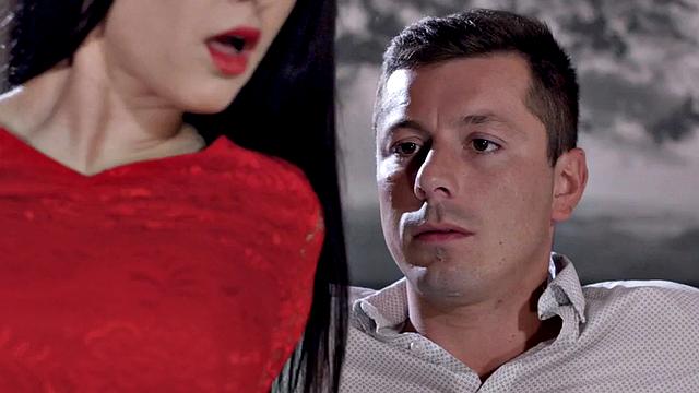 Teasing MILF showcases lap dance skills before fucking