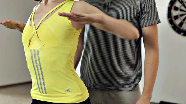 лера не сдерживается и трахается с тренером на скамье