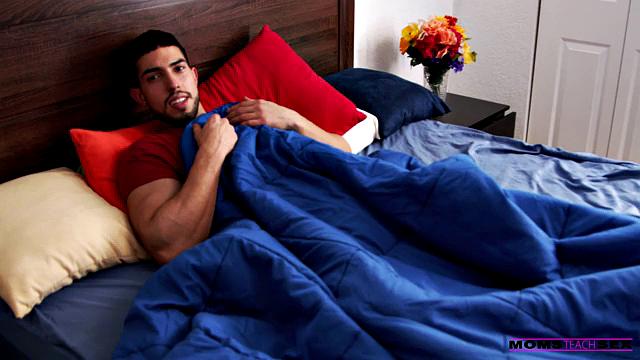 Helping Out Stepmom - S15:E4