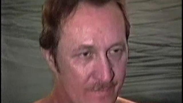 Тони раздевается и его трахают другой