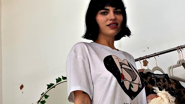 Solo nympho loves masturbating naked with sex toys