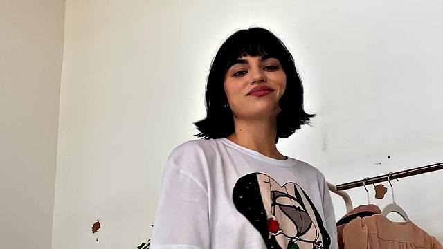 Solo nympho loves masturbating naked with sex toys