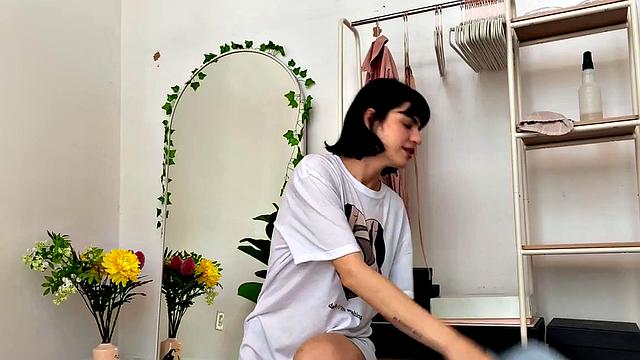 Solo nympho loves masturbating naked with sex toys