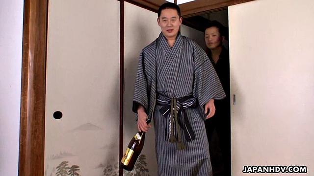 Yuki Tsukamoto moans while fucking men