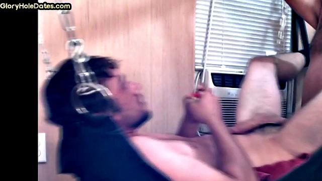 Moustache amateur anal-pounding stud