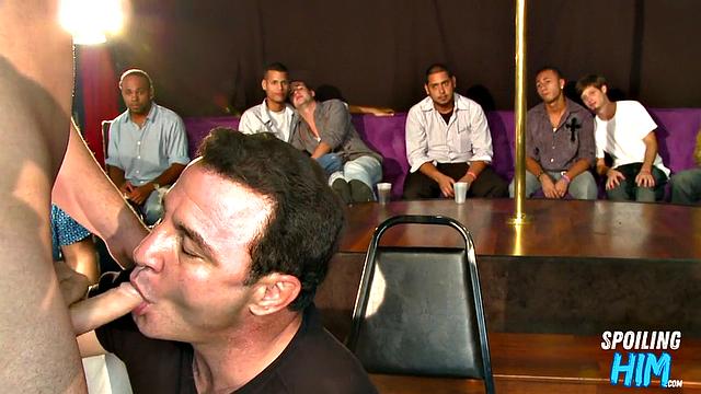 Cockhungry hunks cocksucking at stripper