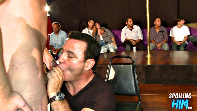 Cockhungry hunks cocksucking at stripper