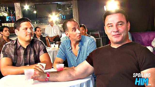 Cockhungry hunks cocksucking at stripper