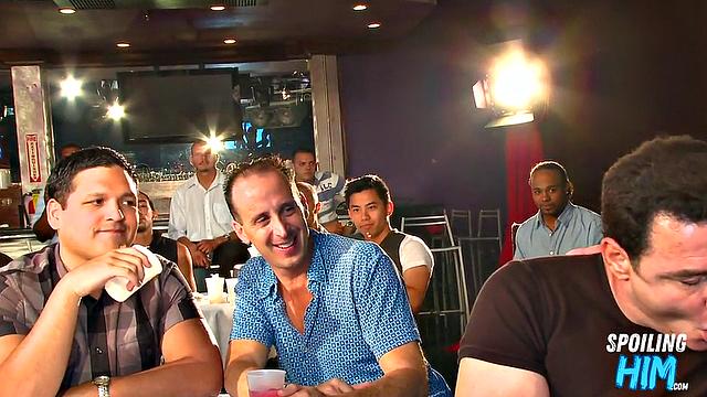 Cockhungry hunks cocksucking at stripper