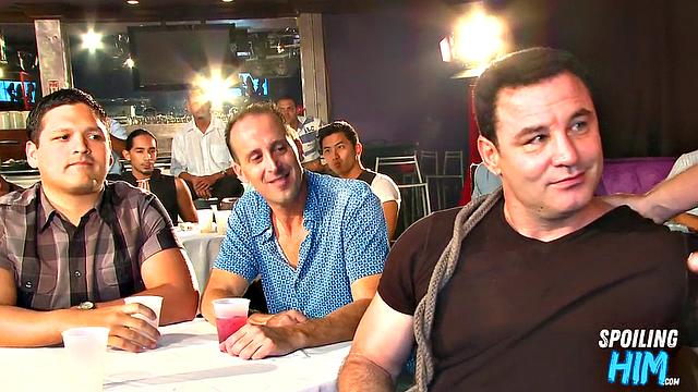 Cockhungry hunks cocksucking at stripper