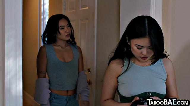 Stunning babes sharing dick in 3some