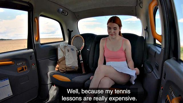 брюнетка трахается с таксистом на улице в машине