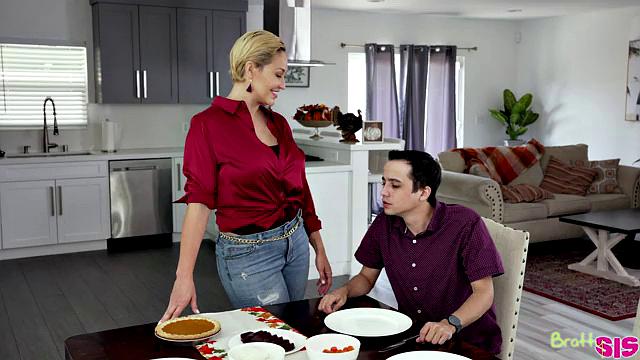 My Stepsister's Sexy Thanksgiving - S20:E9