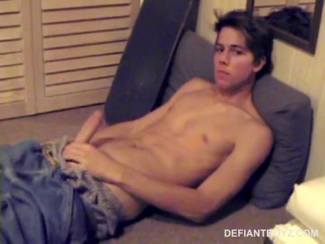 Fabulously lean and smooth Jayden works his cock inside his boxers. With the usual noisy straight porn playing in the background, Jayden gives himself a vigorous hand job.