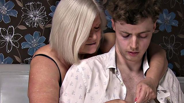 SLACEYSTARR - A Young LoveMoms, Hardcore, Milf